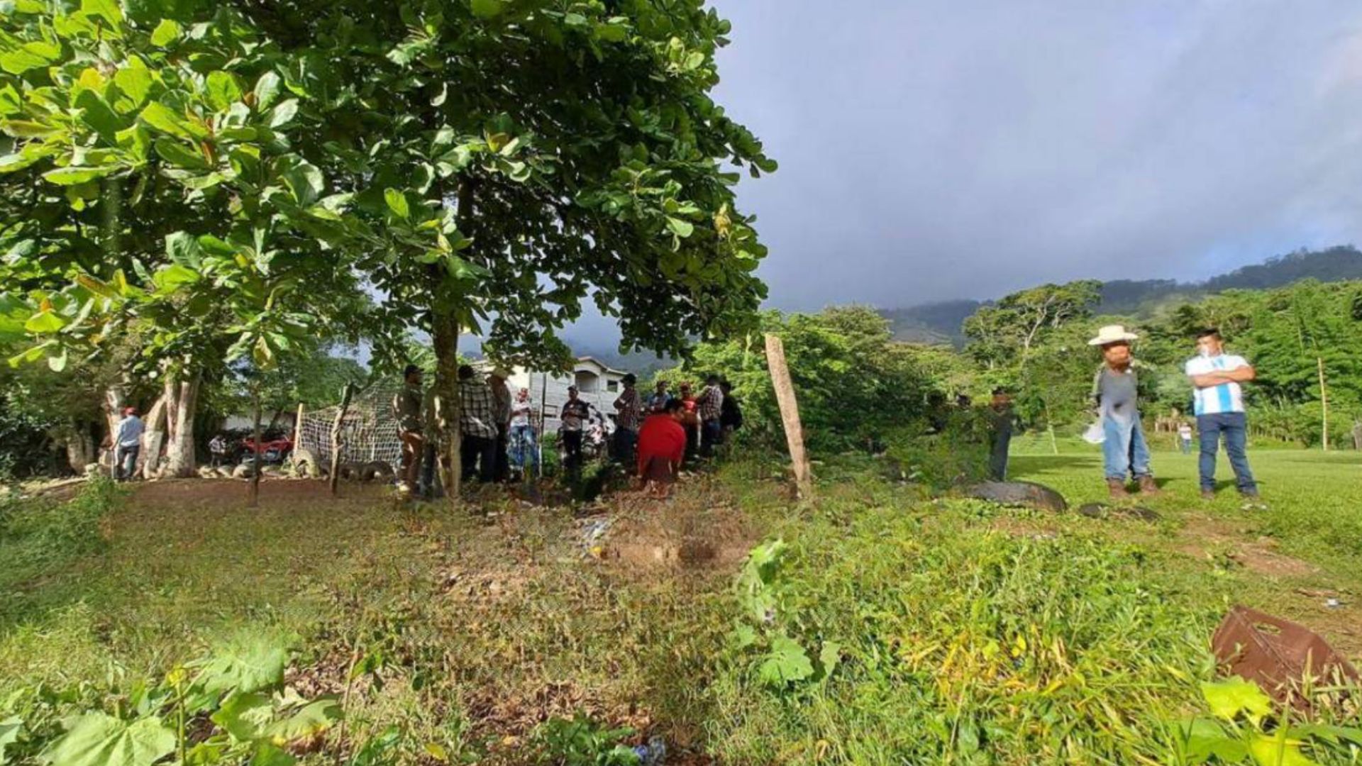 Dos amigos en estado de ebriedad se mataron a balazos tras una acalorada discusión en una zona montañosa del municipio de Copán Ruinas del departamento de Copán.