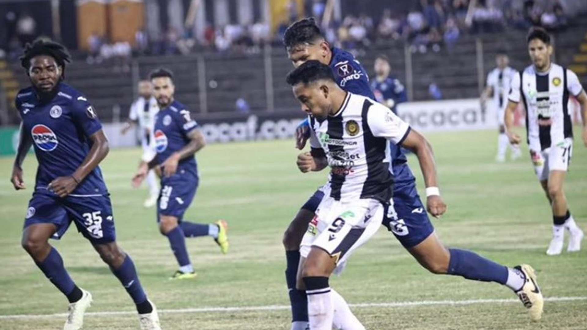 En un emocionante inicio para la Copa Centroamericana de Concacaf, Motagua perdió 2-1 ante el Diriangén de Nicaragua en su primer partido del torneo.