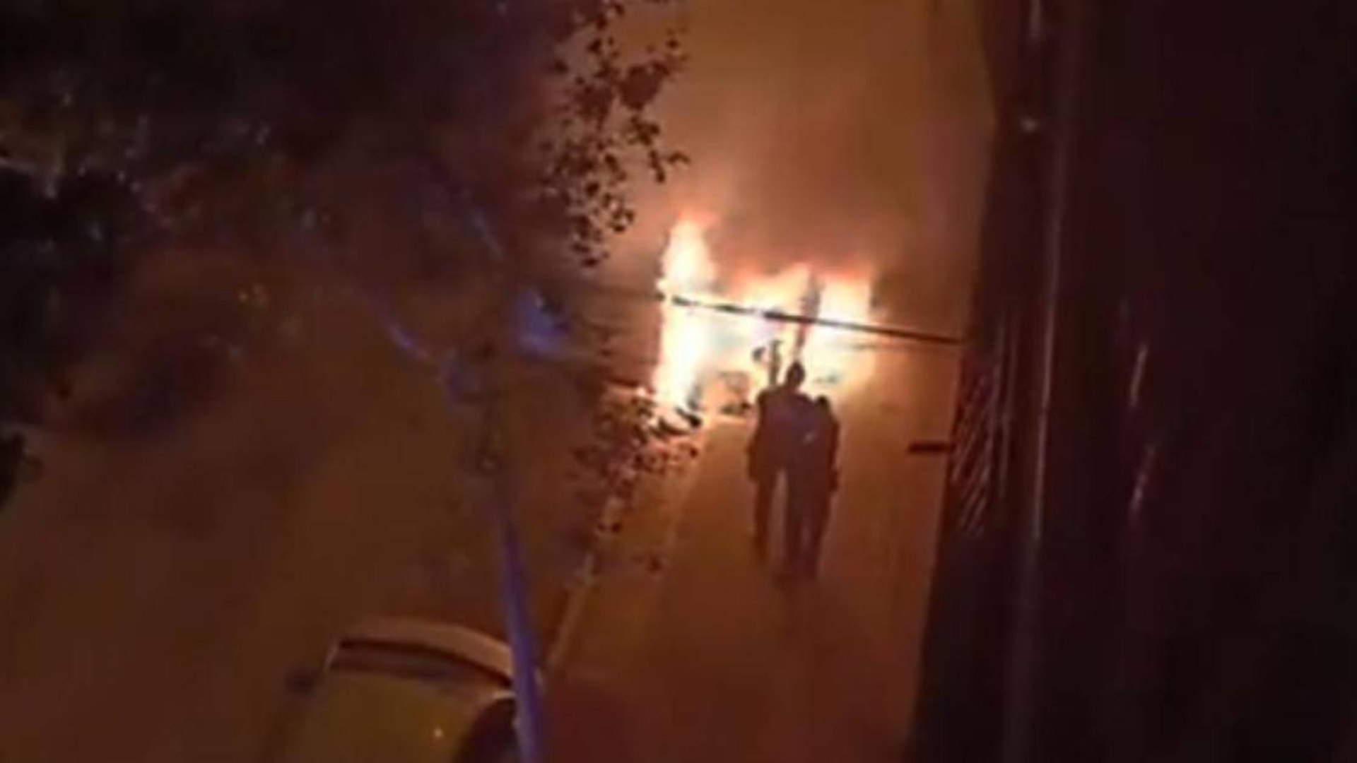 Detienen a hondureño por incendiar cuatro carros en Barcelona