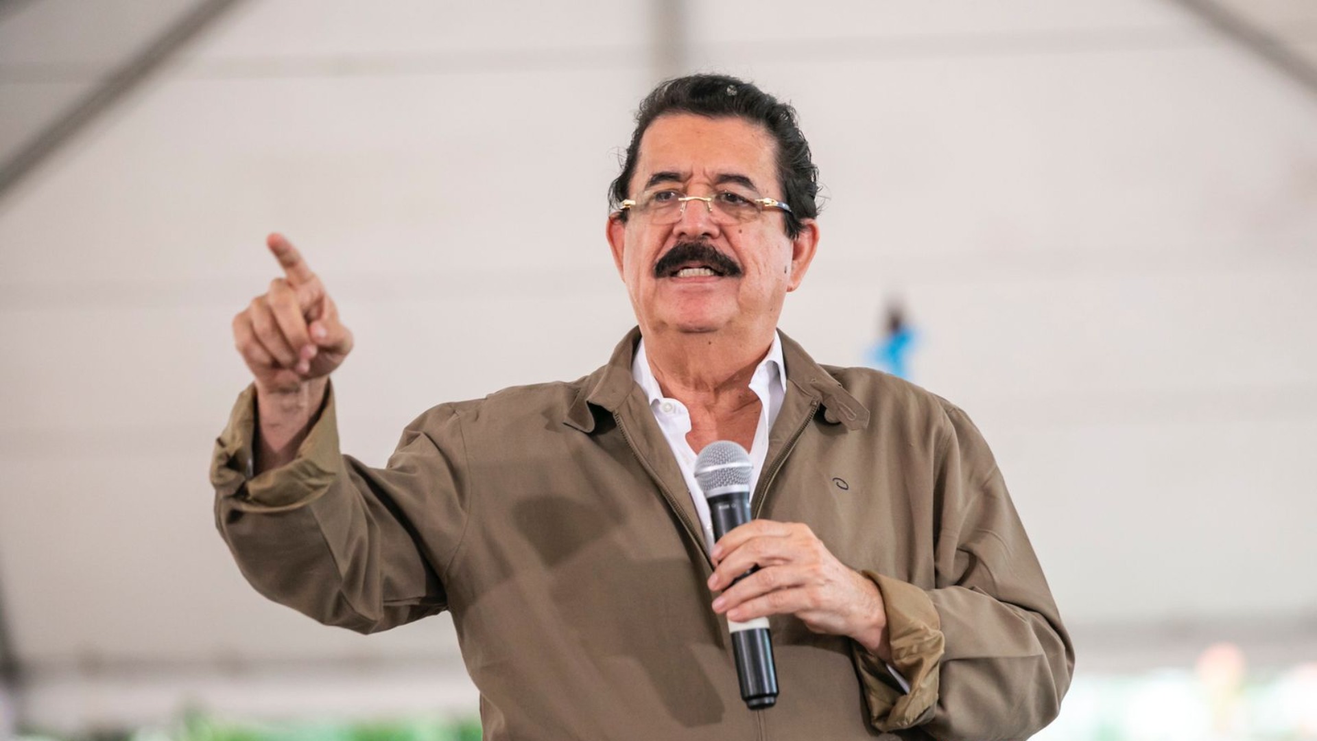 mel zelaya dice que la onu atrasa la instalacion de la cicih