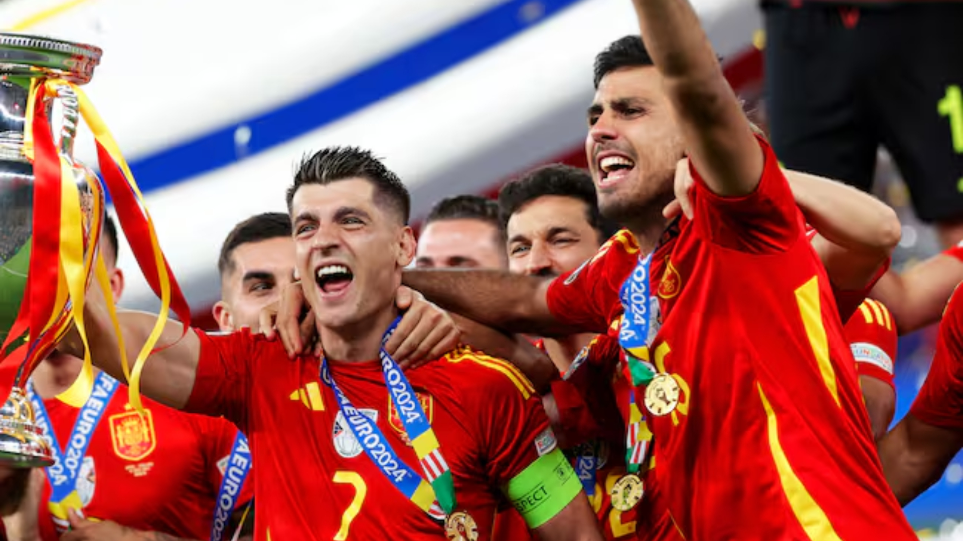 La UEFA ha tomado medidas firmes al iniciar un procedimiento disciplinario contra Rodri y Morata debido a los cánticos controversiales relacionados con Gibraltar durante la celebración de la Eurocopa.