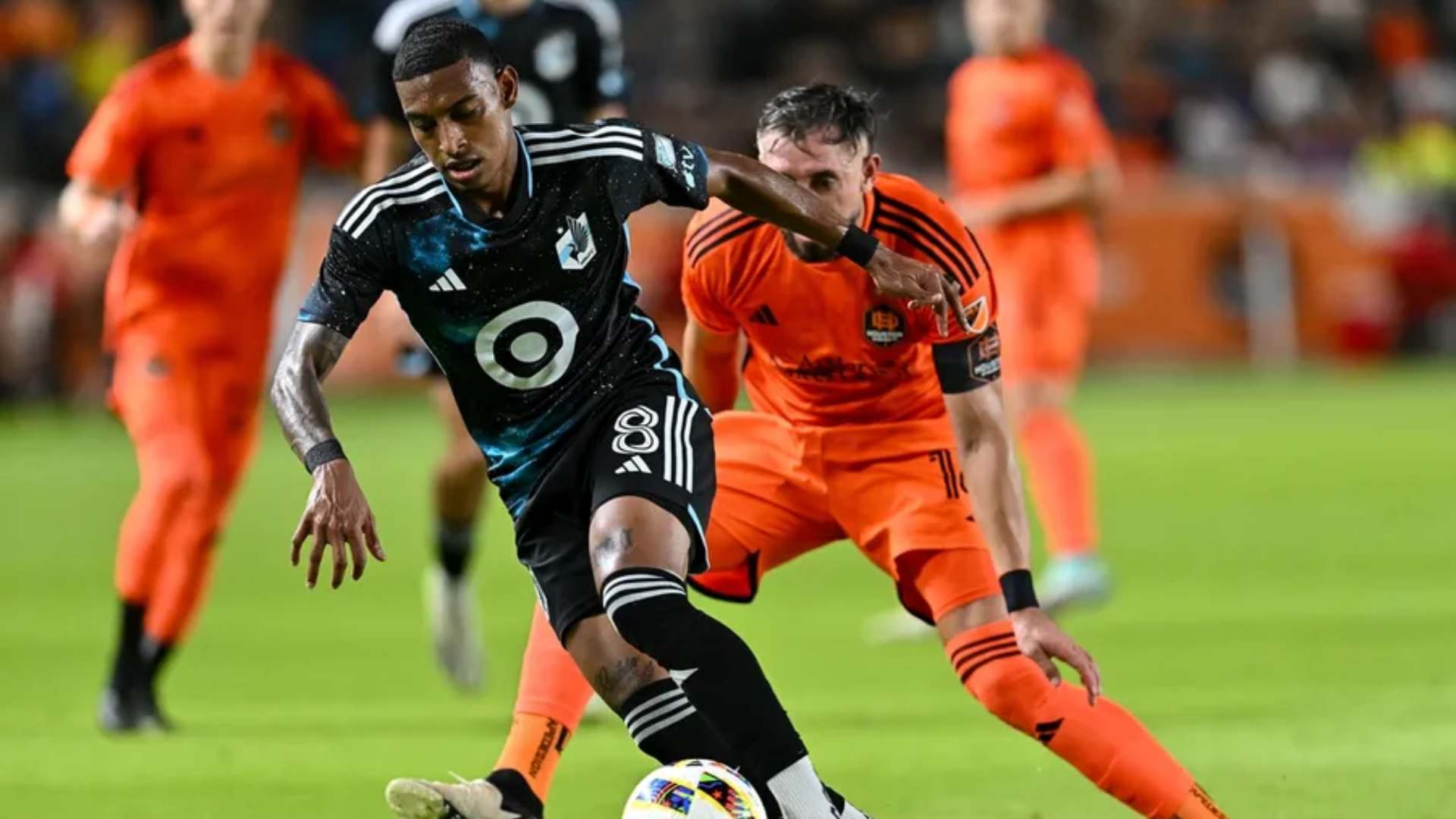 En una noticia que reafirma su compromiso con el fútbol estadounidense, Joseph Rosales ha extendido su contrato con Minnesota United hasta la temporada 2027, con una opción adicional para el año 2028.
