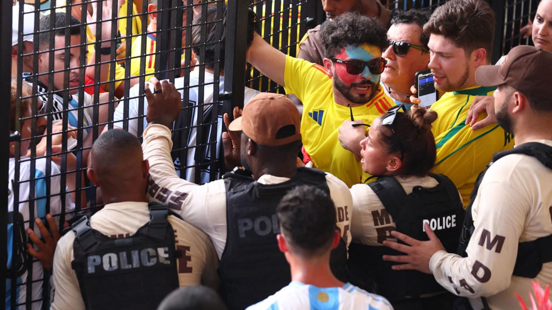 Una familia colombiana ha presentado una demanda contra el Hard Rock Stadium y la Confederación Sudamericana de Fútbol (Conmebol) por un incidente ocurrido durante la final de la Copa América 2024.