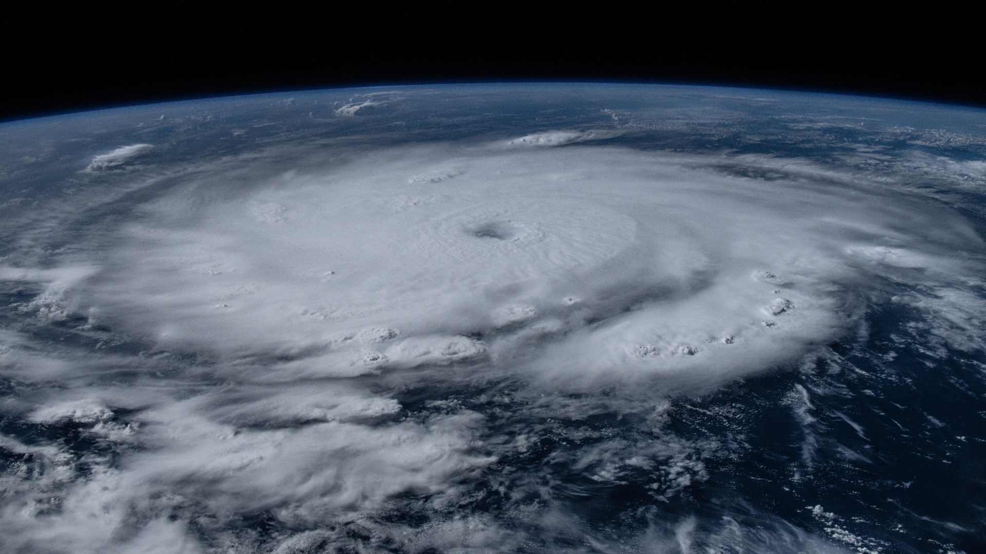 Catastrófico: Beryl se convierte en huracán categoría 5