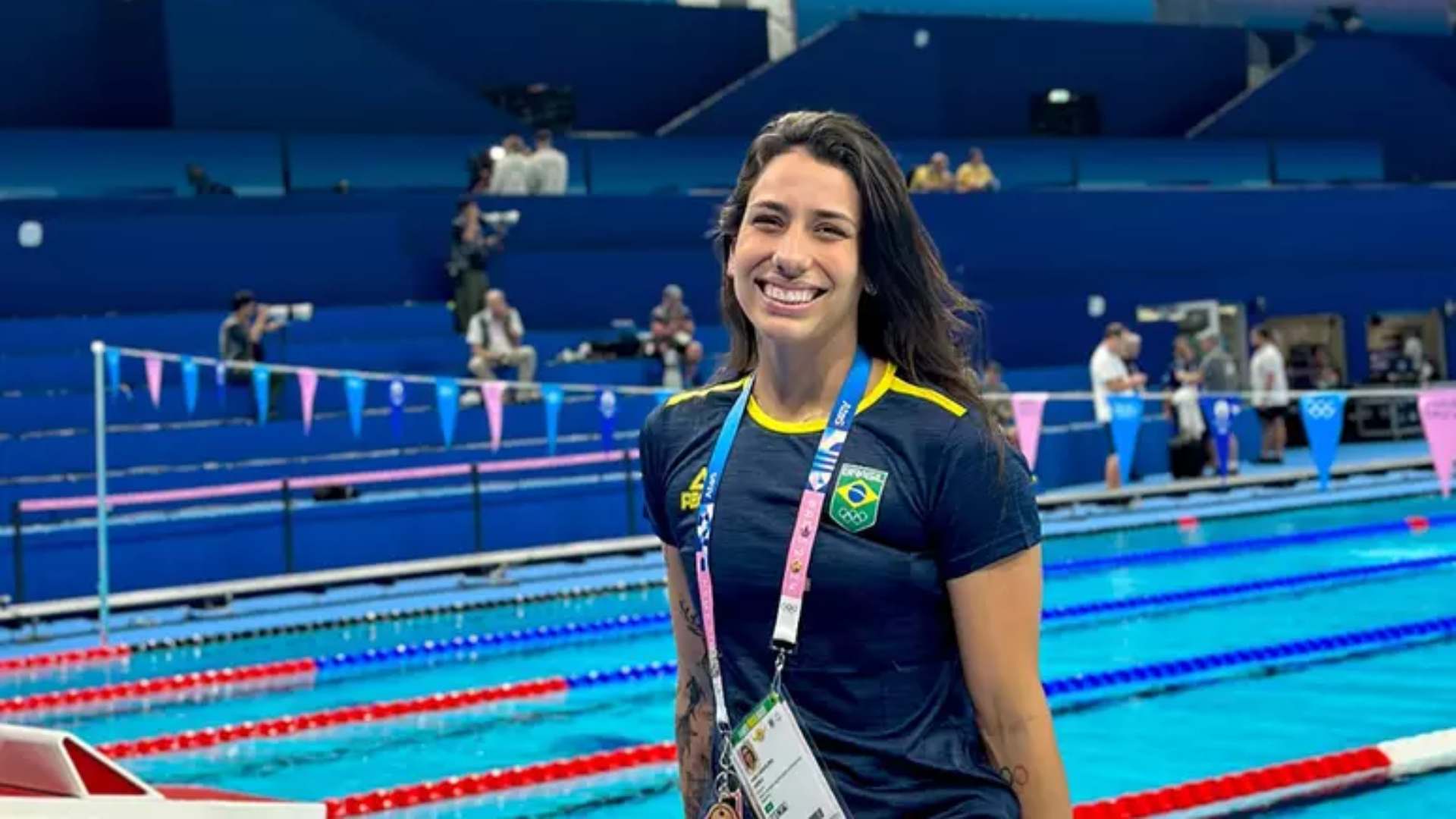 En medio del bullicio de los Juegos Olímpicos de París 2024, se ha desatado una controversia significativa que involucra a la nadadora brasileña Ana Carolina Viera.