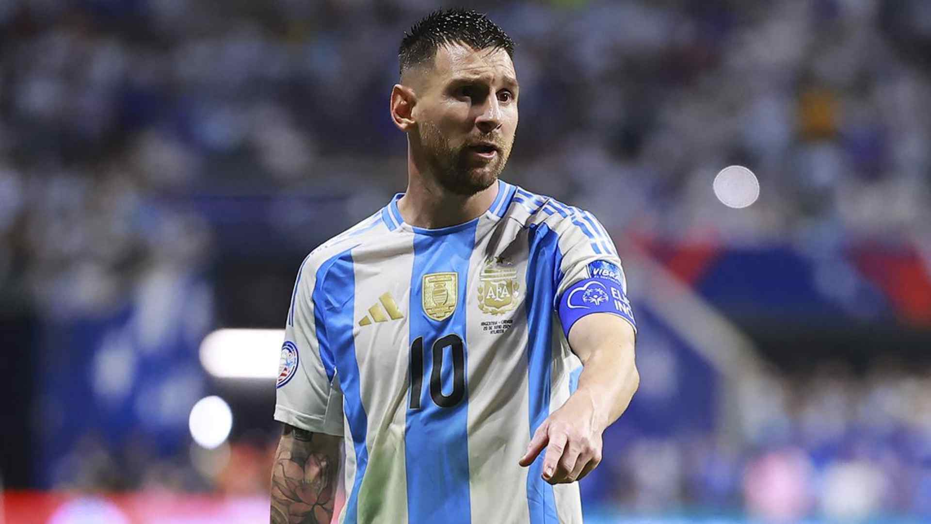 Lionel Messi, el legendario astro argentino, ha culminado su brillante carrera internacional con la Selección Argentina sin alcanzar un único récord en la Copa América, a pesar de sus numerosos logros.