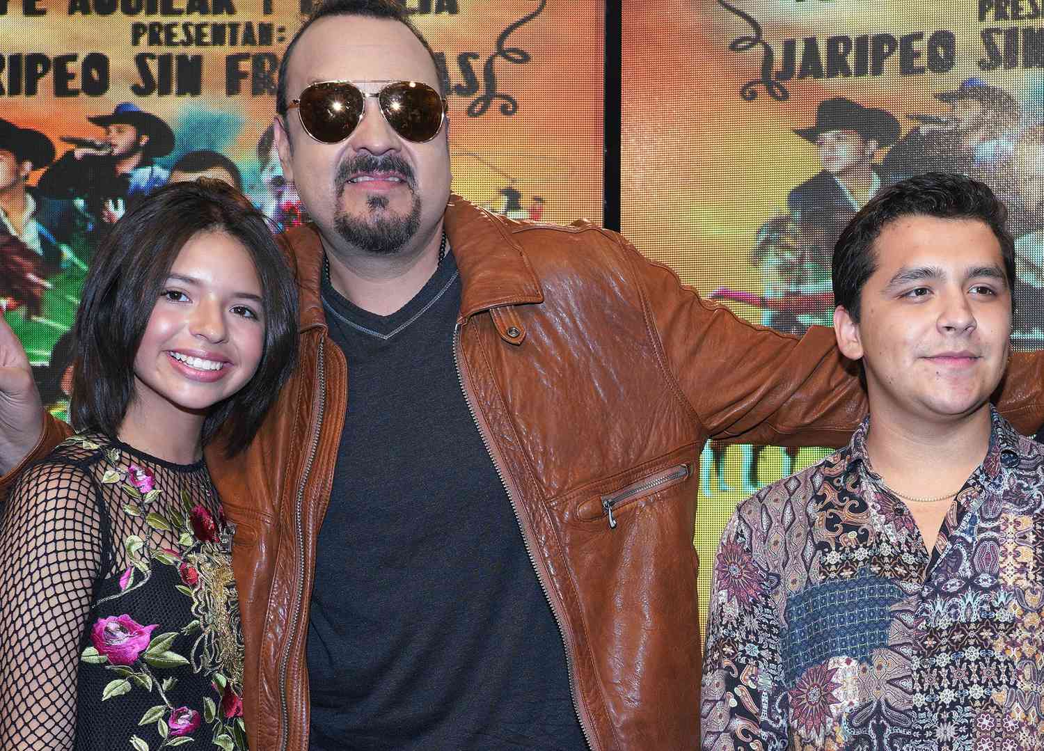 Pepe Aguilar Eugenio Derbez 