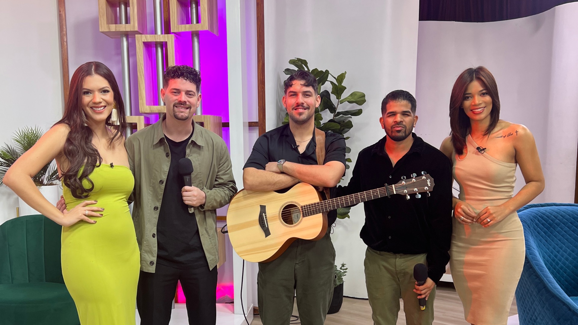 Grupo Lirios en Hoy Es Tu Día