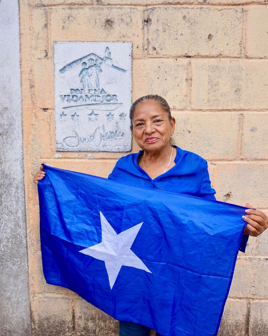 Hijas de Juan Orlando orgullosas de 'Por una Vida Mejor'