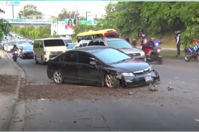 Accidente de enfermera en el Anillo Periférico 