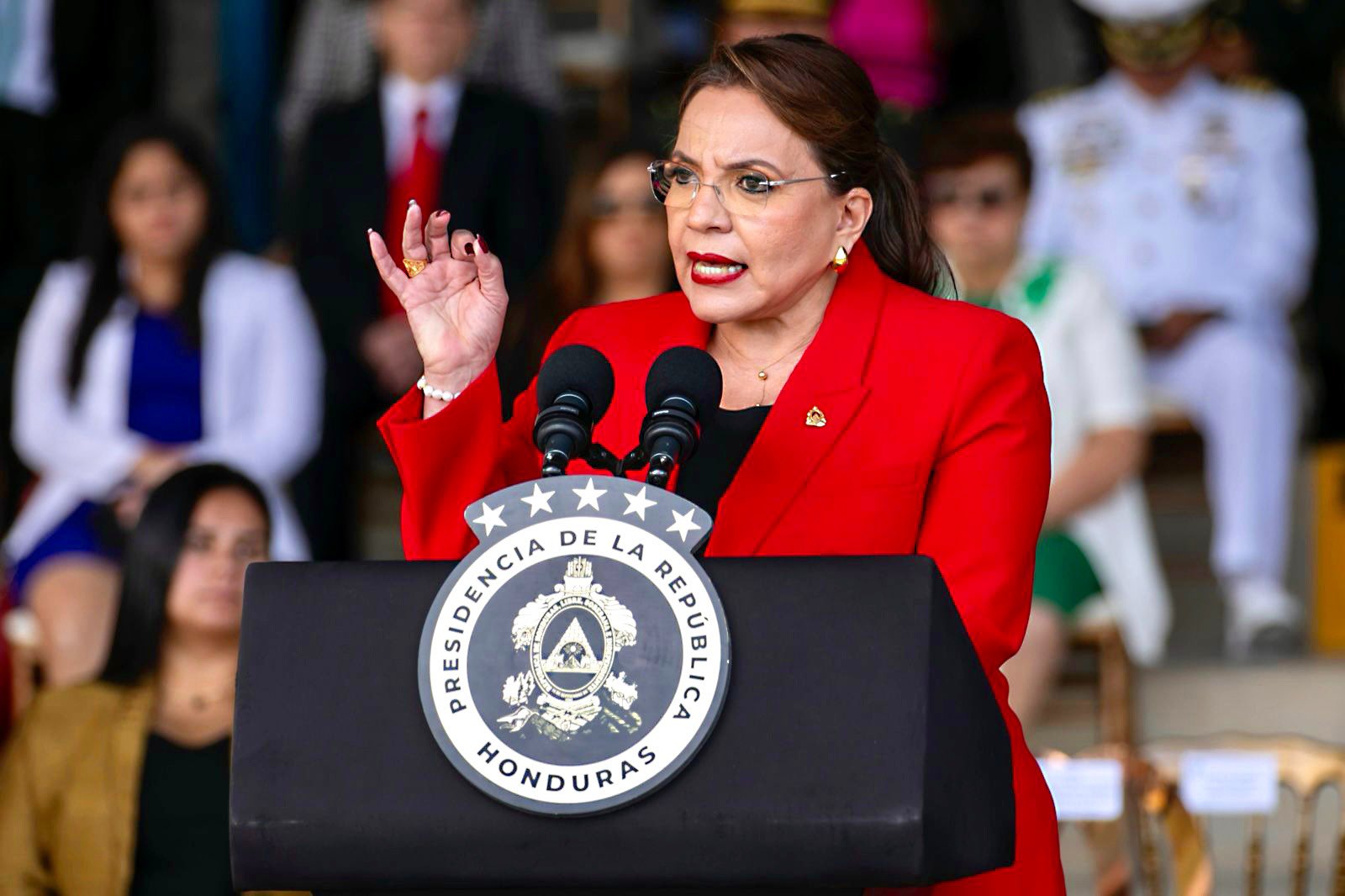 Xiomara Castro a reunión con el CNDS