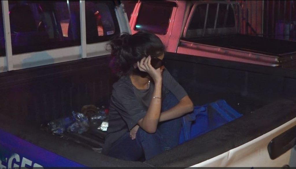 Hondureña agrede a su vecina por sticker de WhatsApp 
