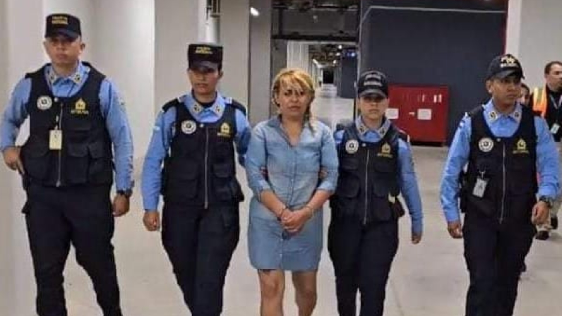 hondureña extraditada desde españa por trafico de menores