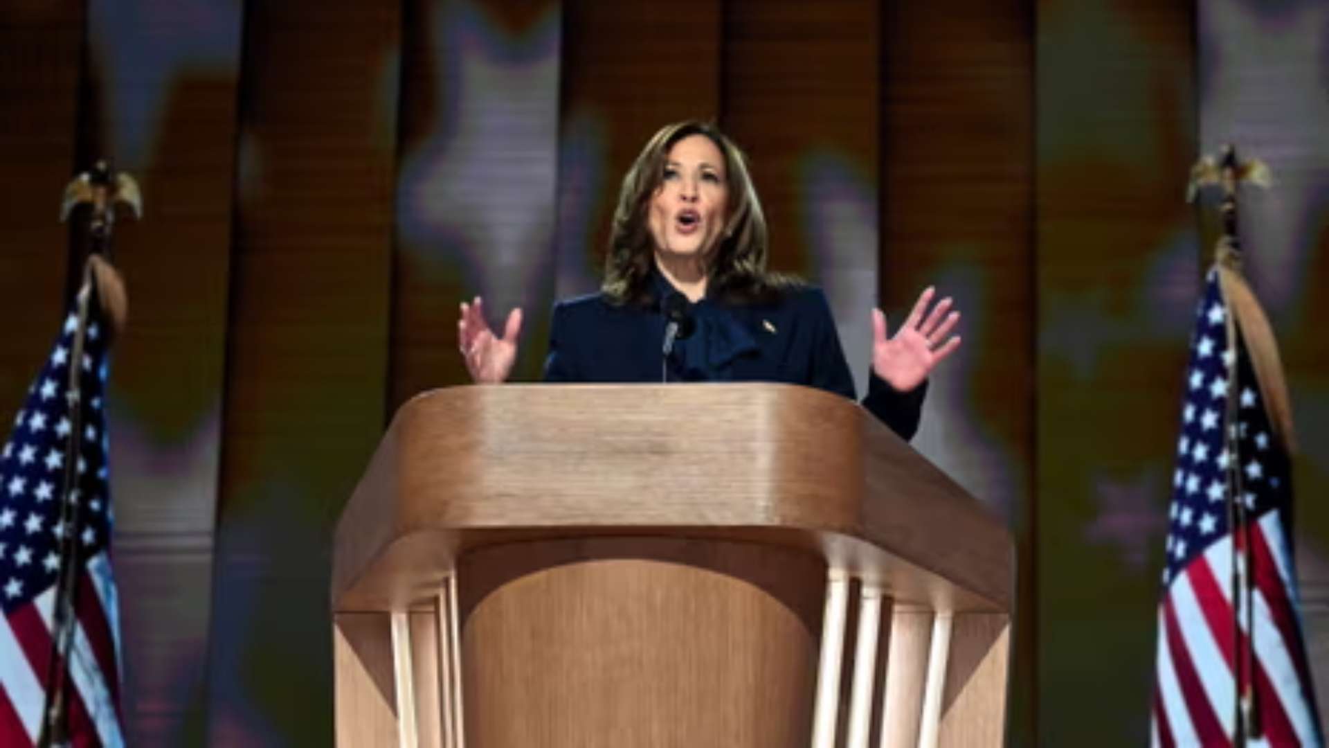 Kamala Harris acepta nominación presidencial del Partido Demócrata