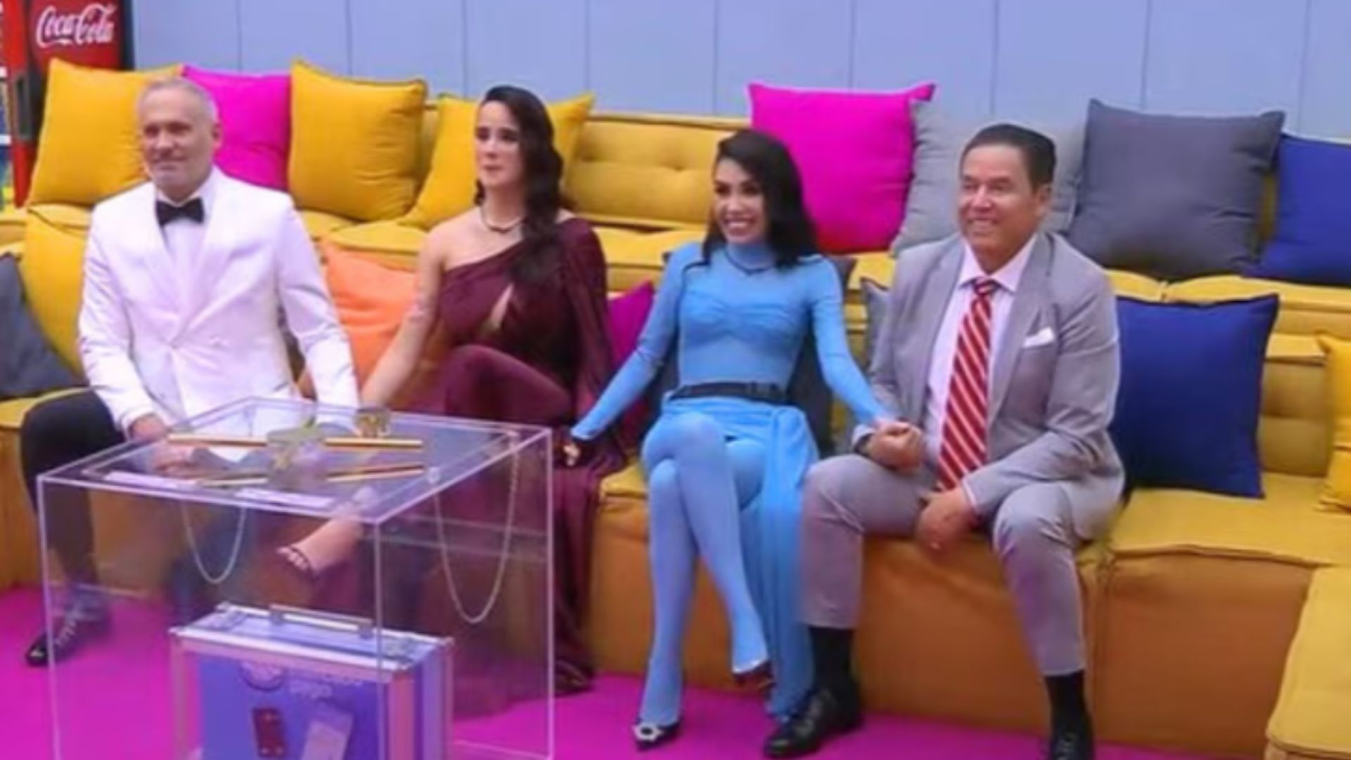 Mario Bezares se convirtió en el ganador de la segunda temporada del reality show. Dejando a Karime en el segundo lugar.