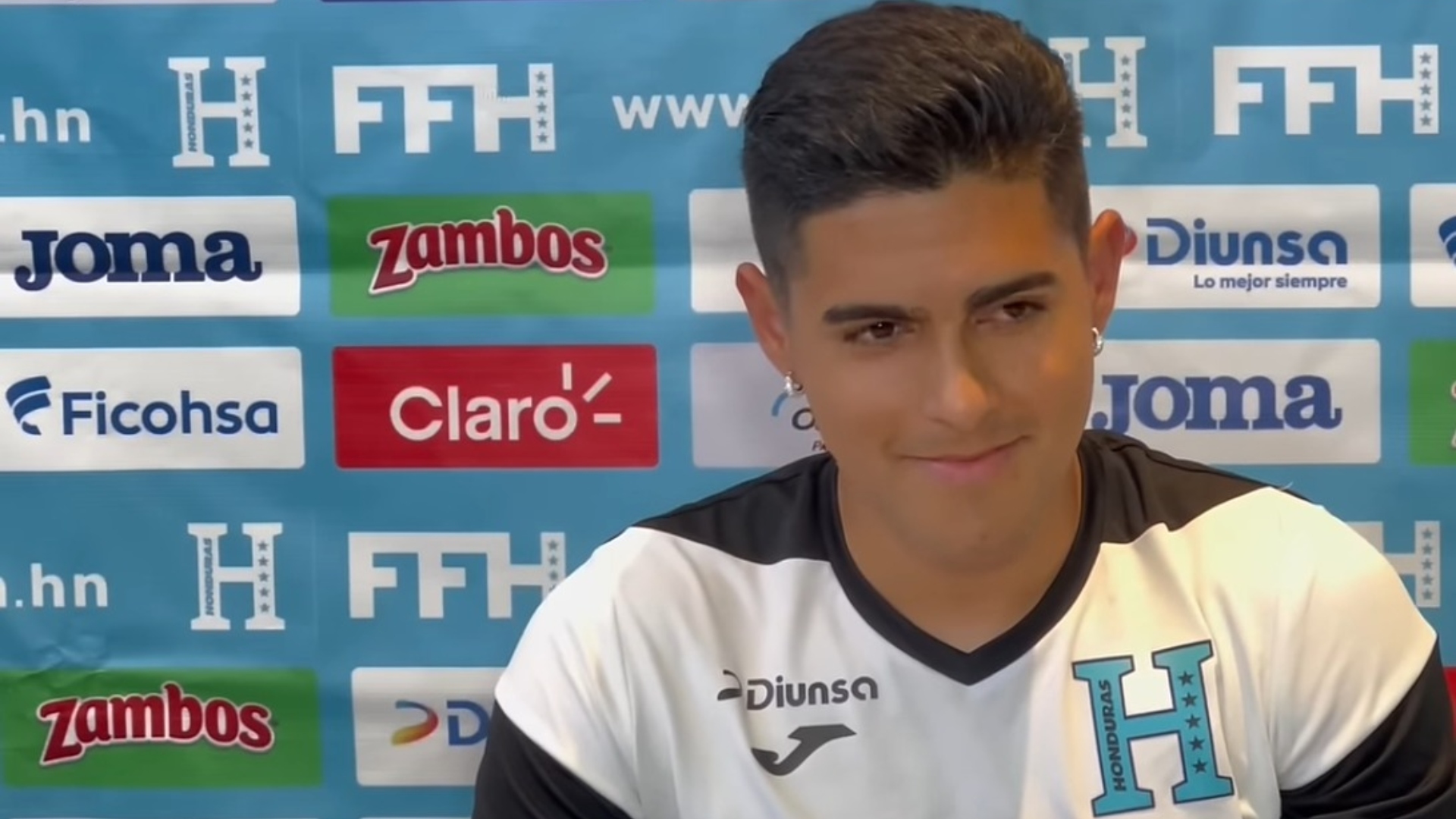 Esta fue la reacción de Luis Palma luego de la victoria de Honduras ante Trinidad y Tobago
