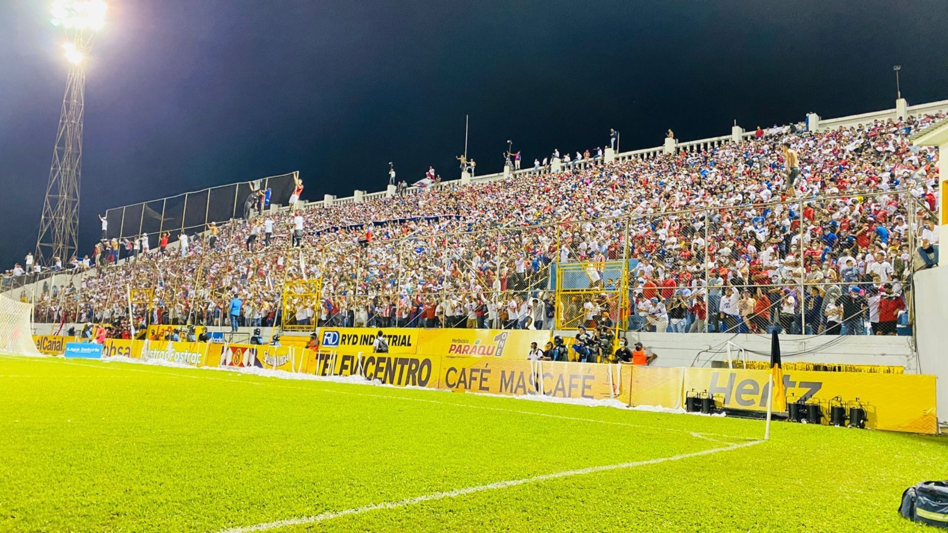 Luego de disputar dos partidos en el Estadio Morazán de San Pedro Sula, donde Olimpia obtuvo victorias contundentes y el respaldo masivo de su afición, el club ha anunciado que su próximo compromiso será en el Estadio Nacional de Tegucigalpa.