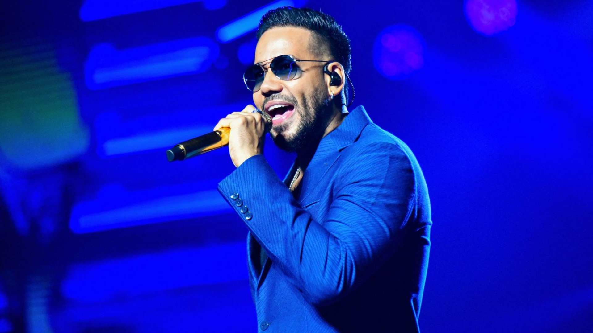 policía canta como romeo santos