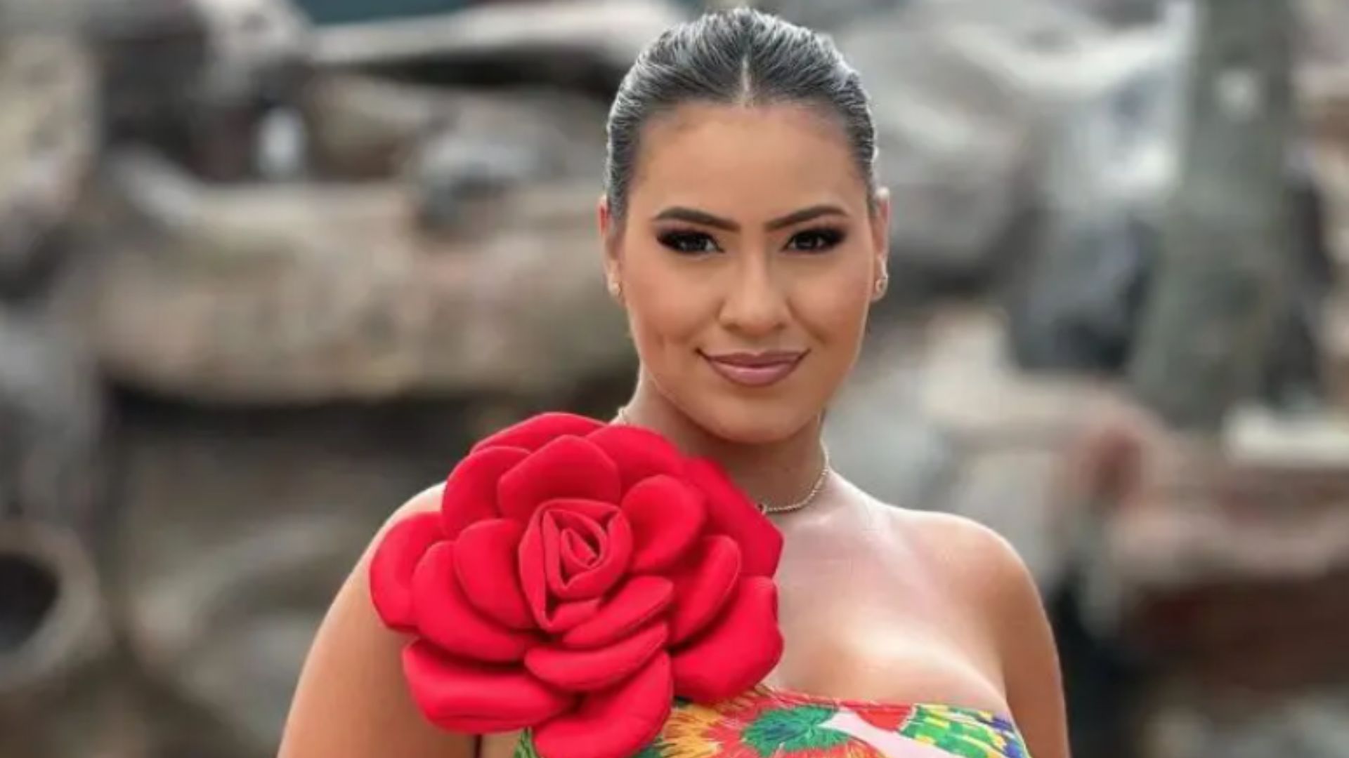 La reconocida presentadora de televisión Alejandra Rubio ha dejado a sus seguidores sorprendidos con sus recientes revelaciones sobre el vestido de novia que usará en su ceremonia.