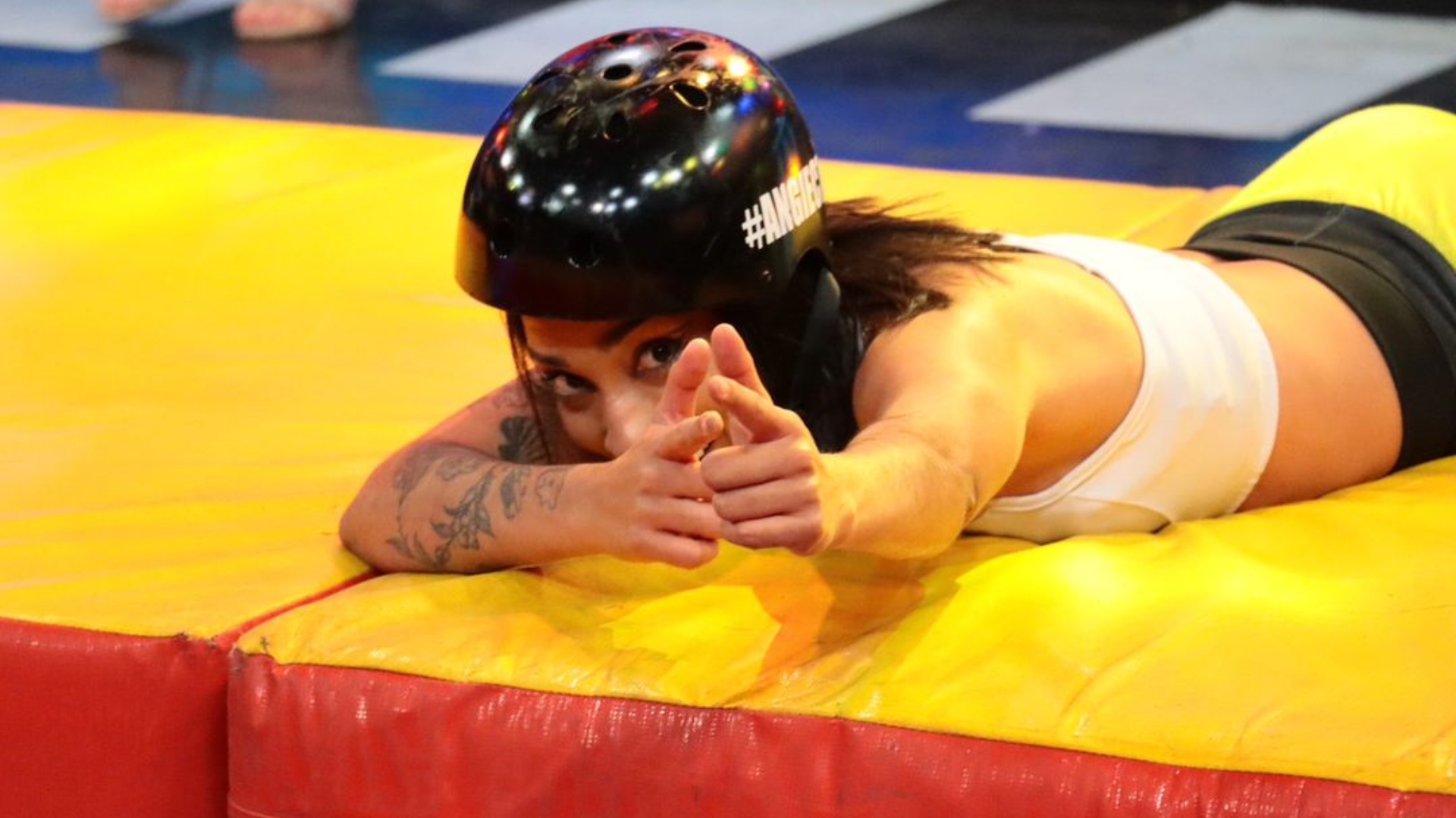 Calle 7 internacional Angie regresa a la competencia