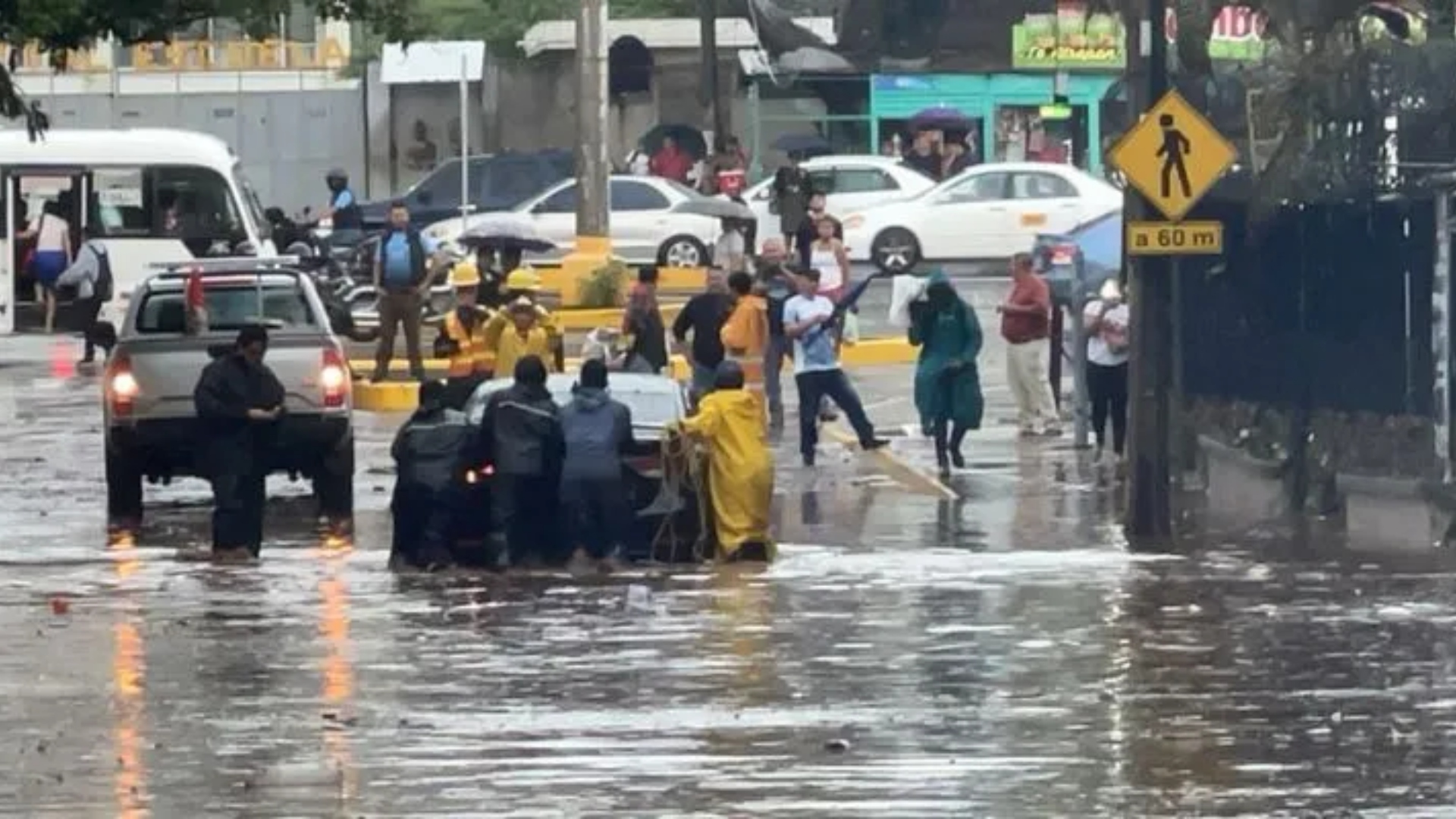 Calles inundadas en Tegucigalpa