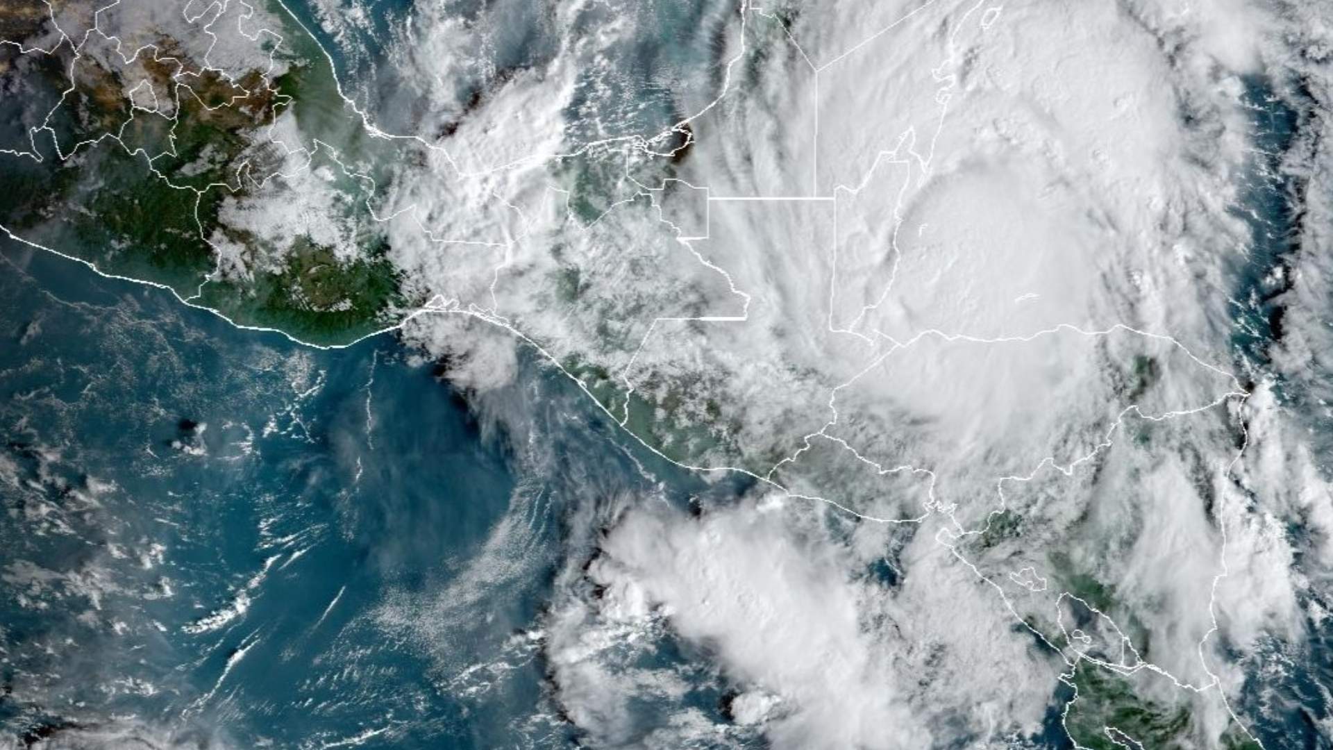 Tormenta tropical Nadine cerca de Honduras; trayectoria en vivo