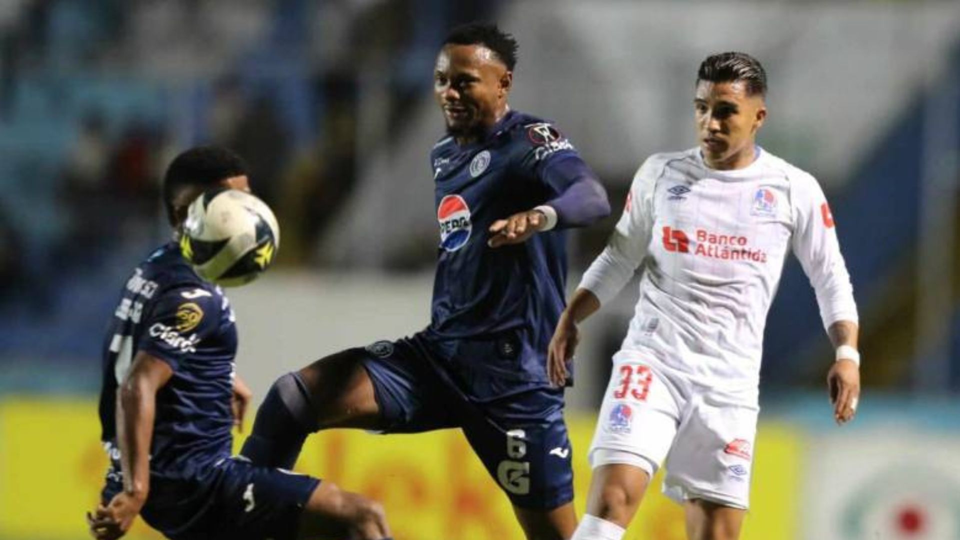 Olimpia y Motagua empatan en el clásico capitalino