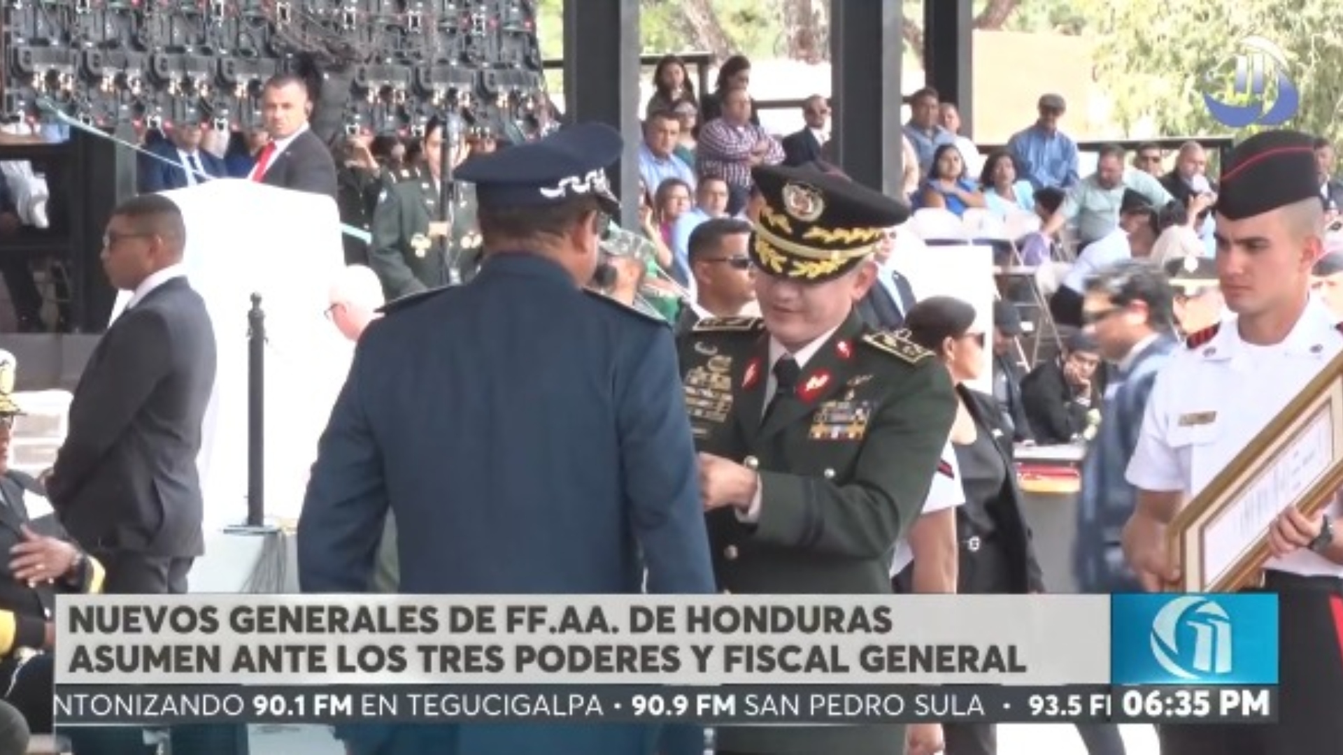 Nuevos generales de las Fuerzas Armadas asumen ante los tres poderes del Estado y fiscal general.