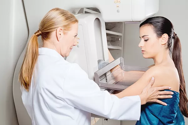 A qué edad se debe hacer la mamografía y con qué frecuencia