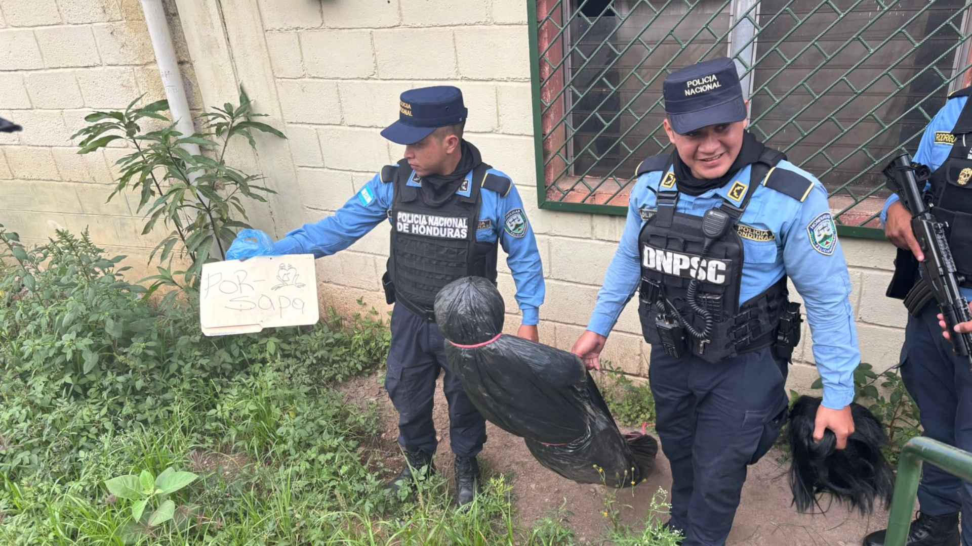Policía Nacional víctima de broma por Halloween en la capital