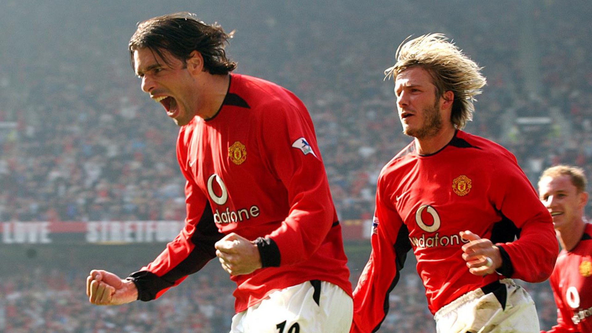 En medio de la tormenta generada por el bajo rendimiento del Manchester United, Erik ten Hag ha sido despedido tras una serie de resultados decepcionantes que han dejado al equipo en una situación crítica. En su lugar, el club ha decidido confiar en la experiencia de Ruud van Nistelrooy.