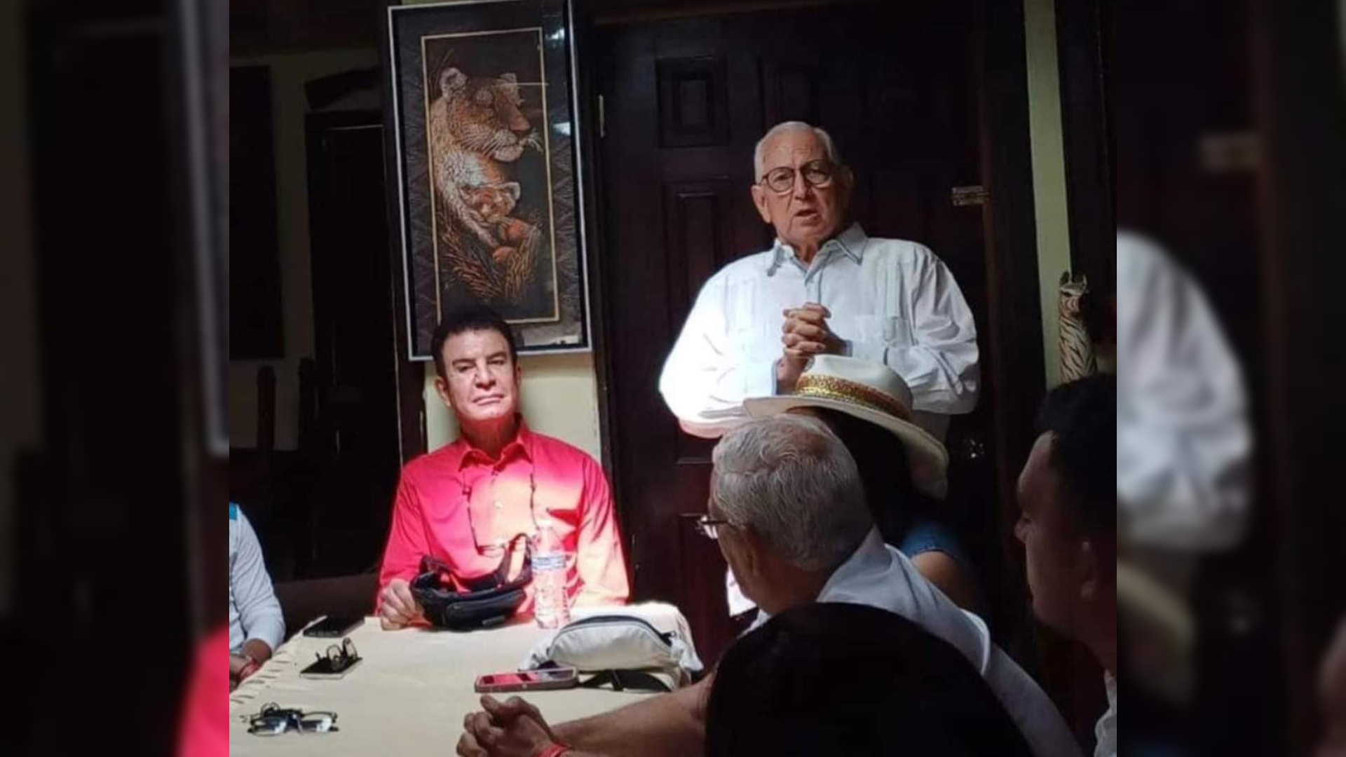 Salvador Nasralla y Roberto Micheletti foto
