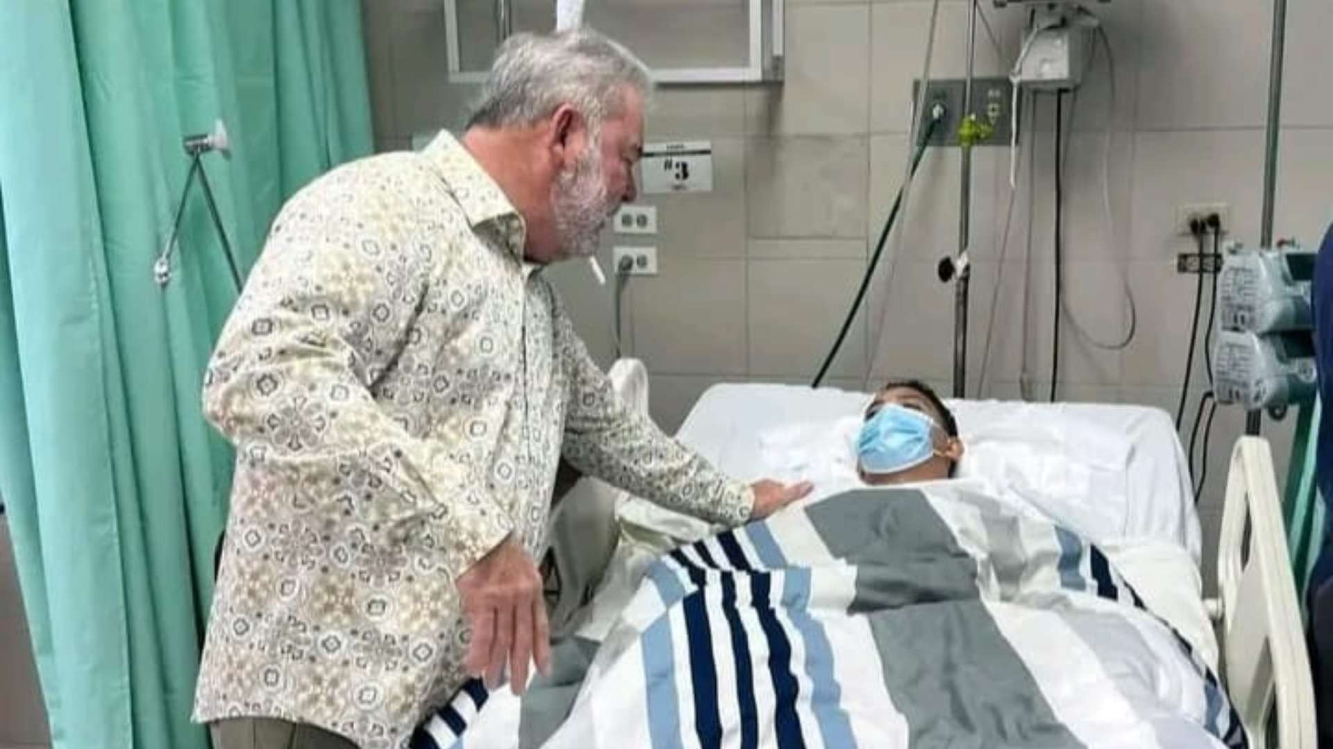 asistente Roberto Contreras