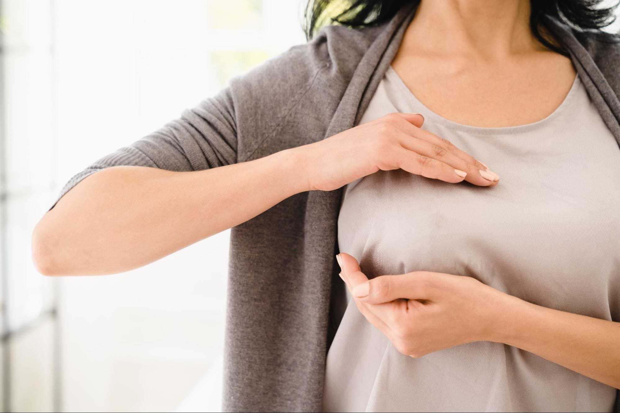 Cómo hacer autoexamen para detectar el cáncer de mama