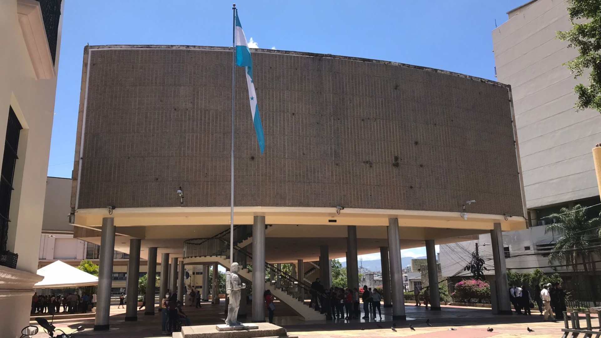 Se viene un "tsunami" en Congreso Nacional, asegura analista