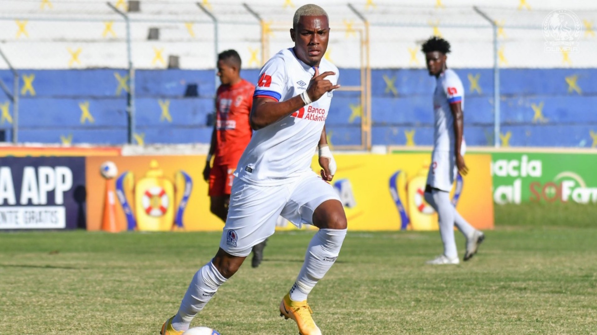 El mediocampista hondureño Deiby Flores, pieza clave en la selección dirigida por Reinaldo Rueda, está de regreso en Honduras tras la eliminación de su equipo, el Toronto FC, de los playoffs de la MLS.