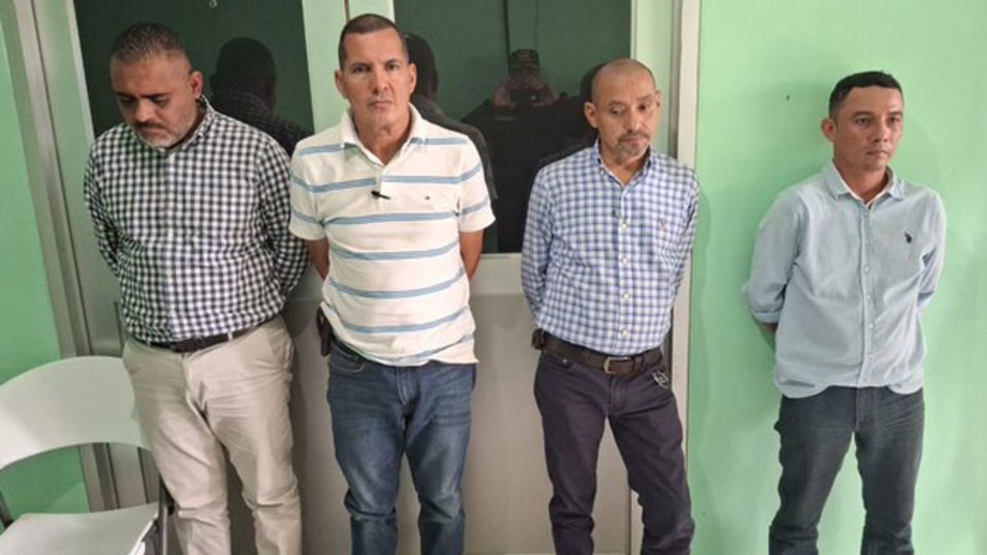 Funcionarios judiciales con documentos falsos en desalojo