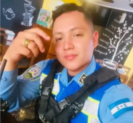 Policía hondureño desaparecido es hallado con múltiples lesiones en una hondonada