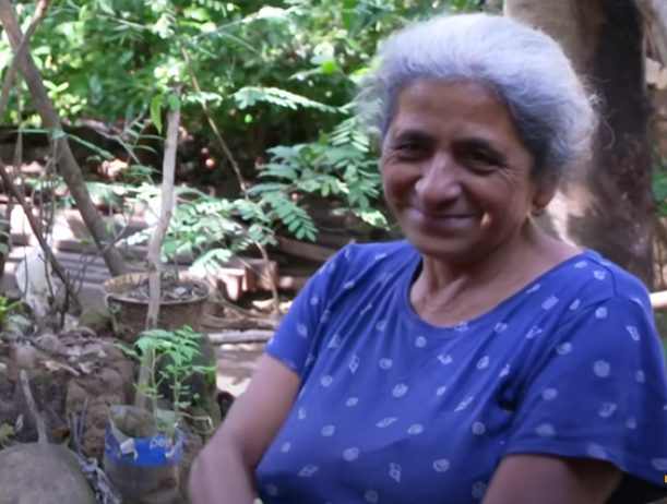 Abuelita hondureña de 60 años jamás ha tenido novio porque su mamá no le da permiso