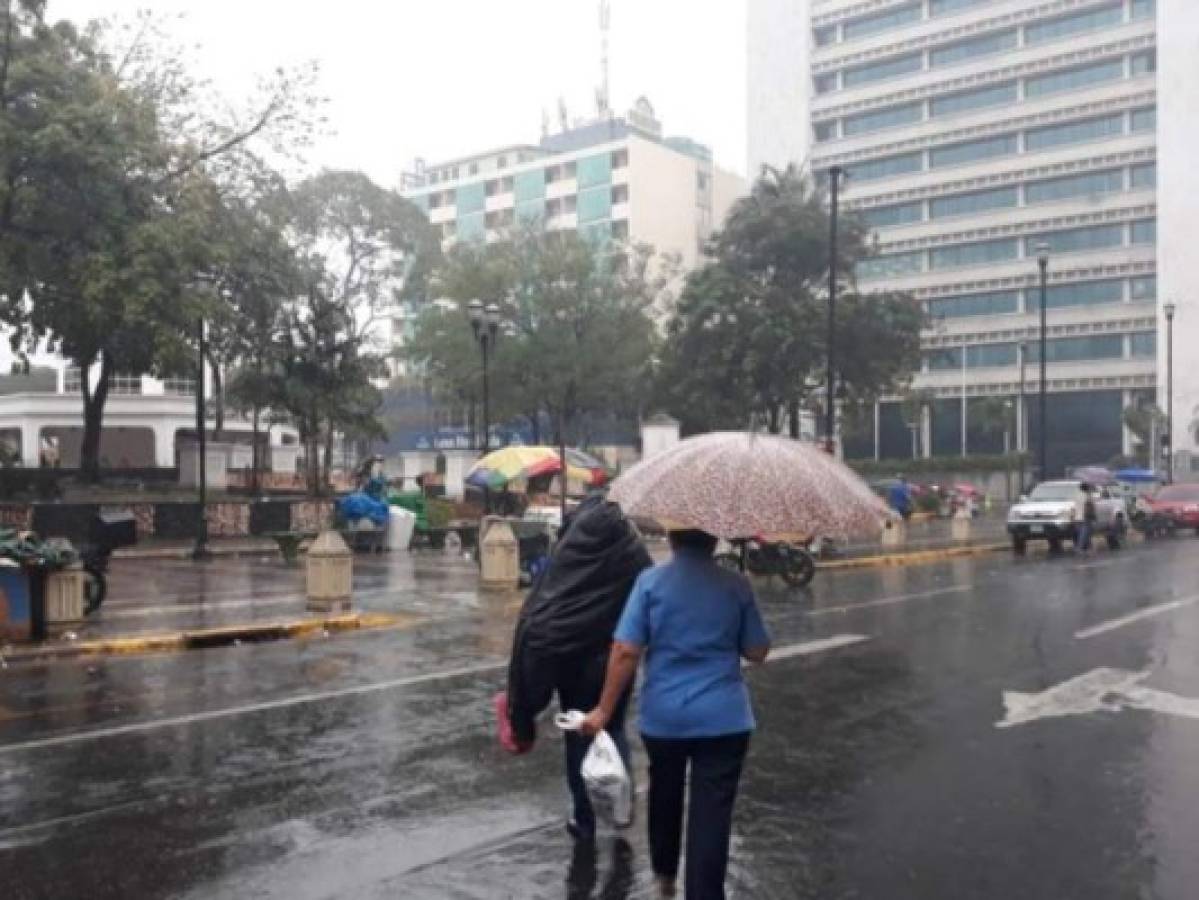 Fenómenos dejaran tormentas eléctricas y bajas temperaturas durante los próximos días en Honduras