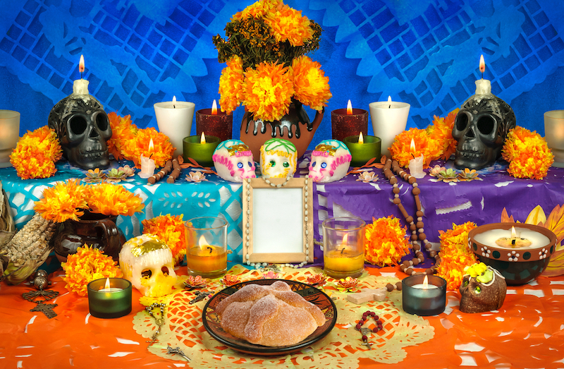 Los pasos para hacer un altar en el Día de Muertos 2024