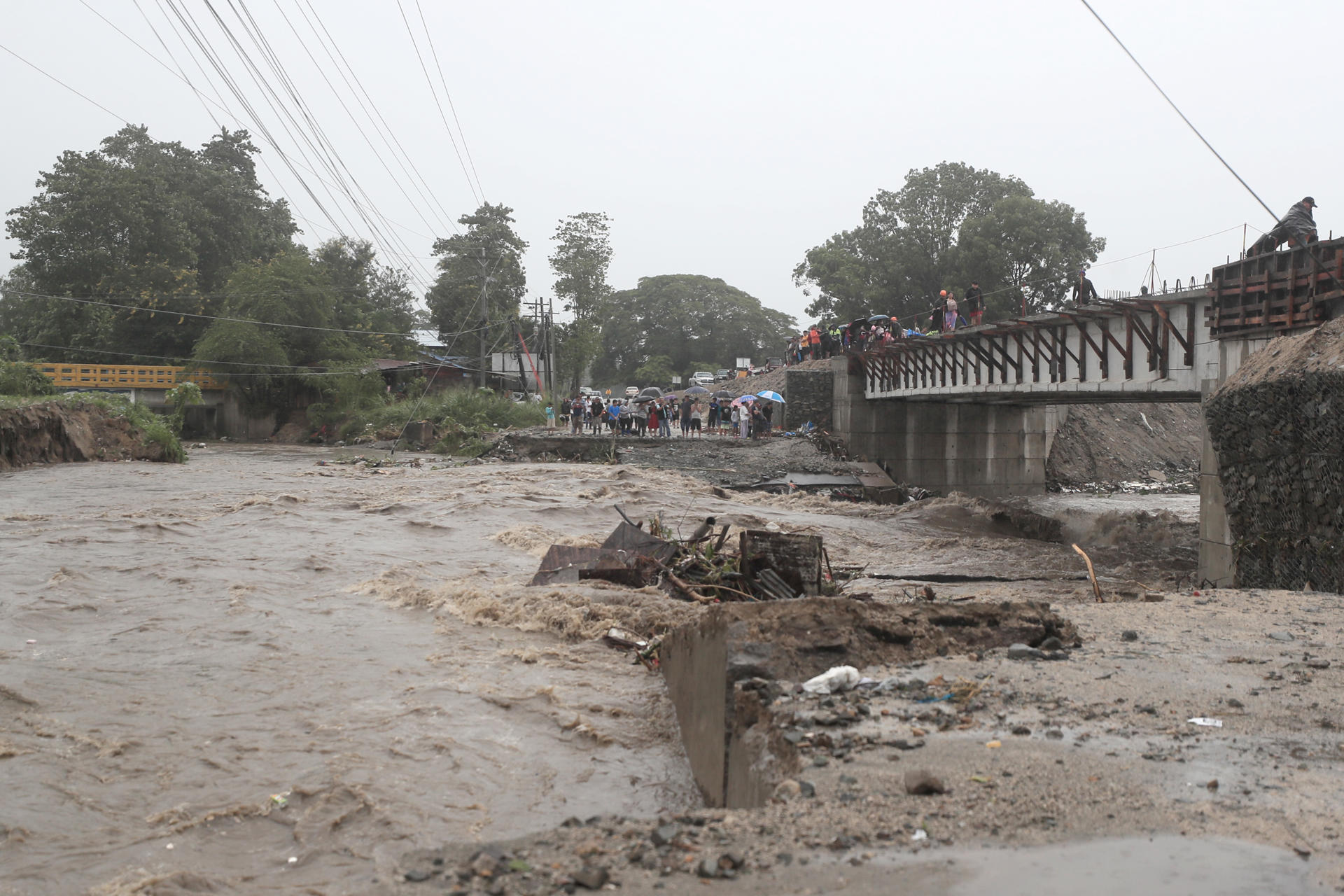 Asciende a 4 las víctimas mortales por la tormenta tropical Sara tras su paso por Honduras