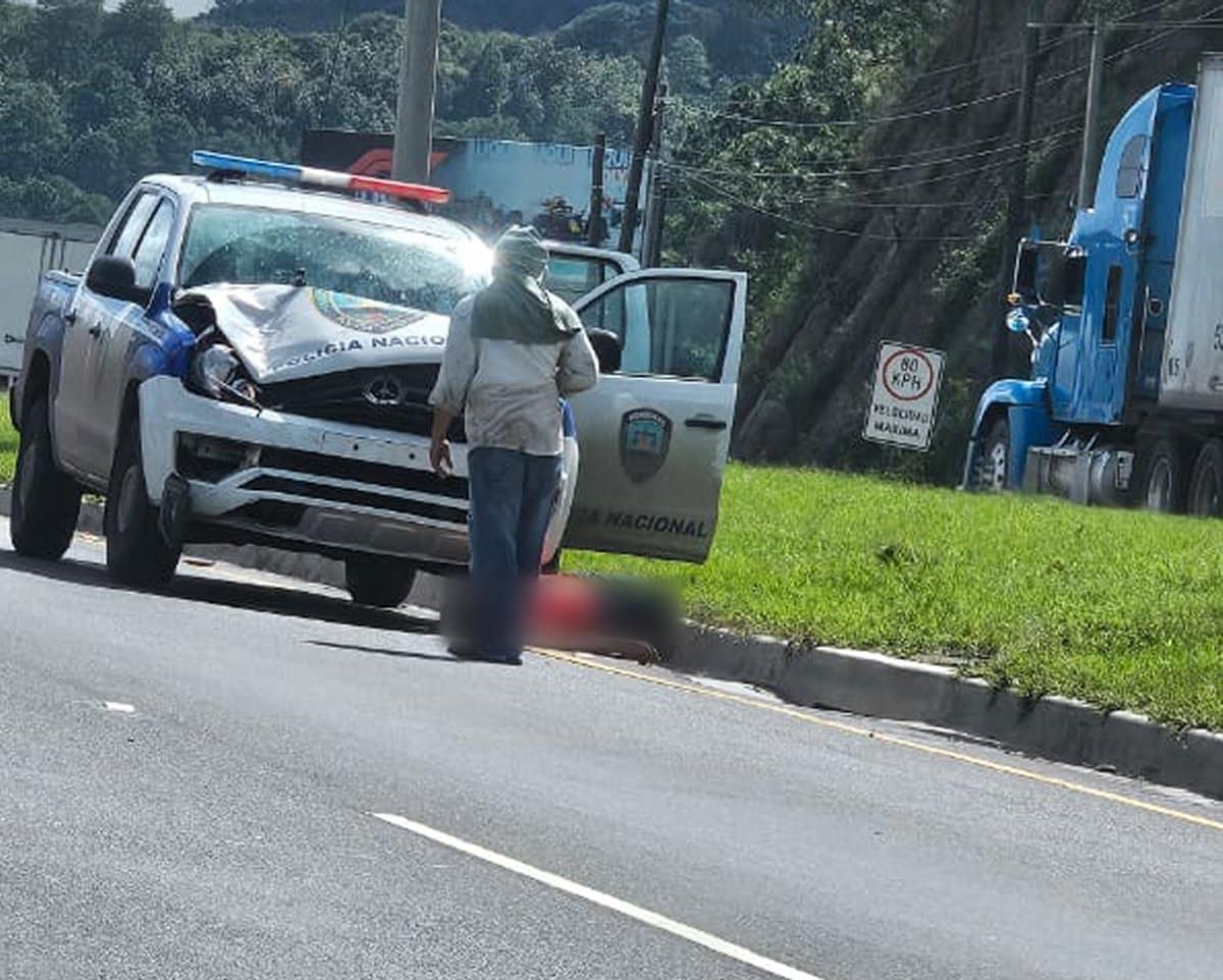 Patrulla policial atropella a exoficial en la CA-5