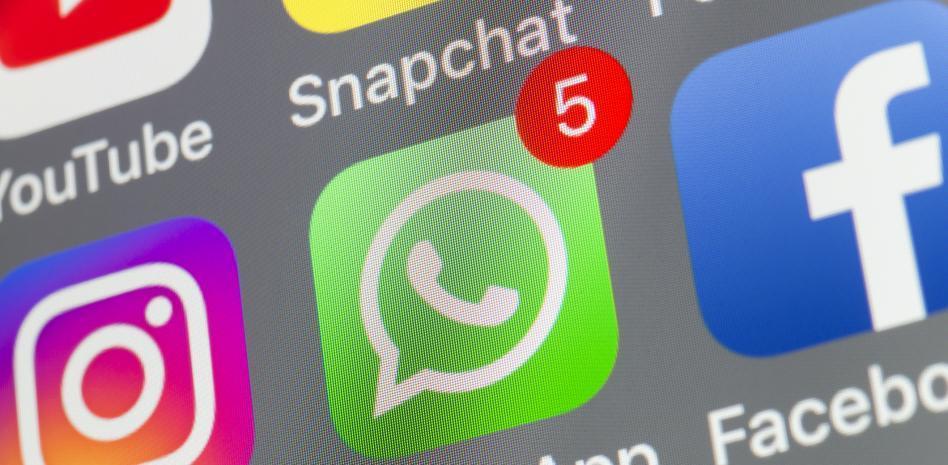 ¿Cómo leer mensajes de WhatsApp sin que aparezca el visto?