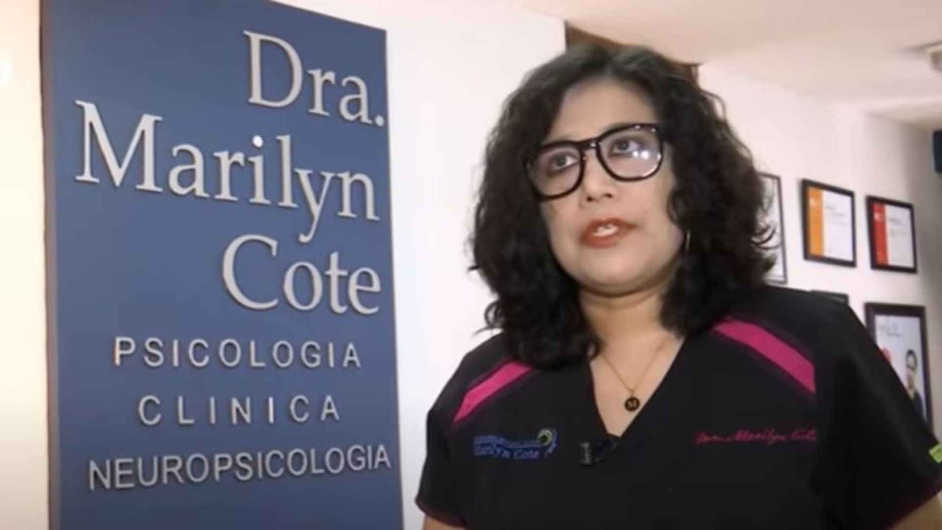 La abogada diagnosticó con esquizofrenia y “trastorno de personalidad narcisista” a dos jóvenes que llegaron con ansiedad a su consulta.