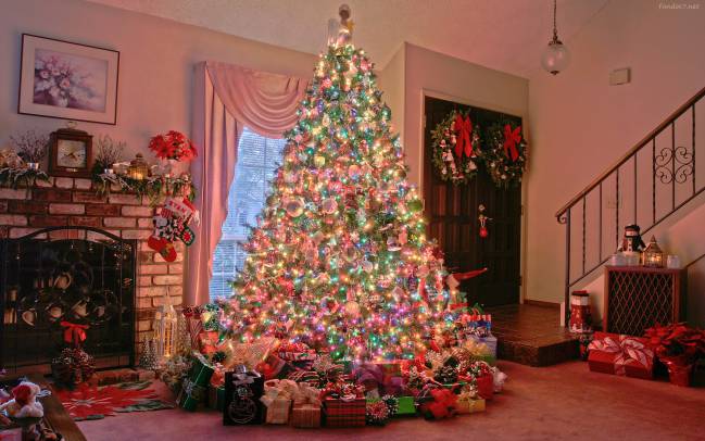Ideas para decorar tu casa con colores que están en tendencia esta navidad 2024