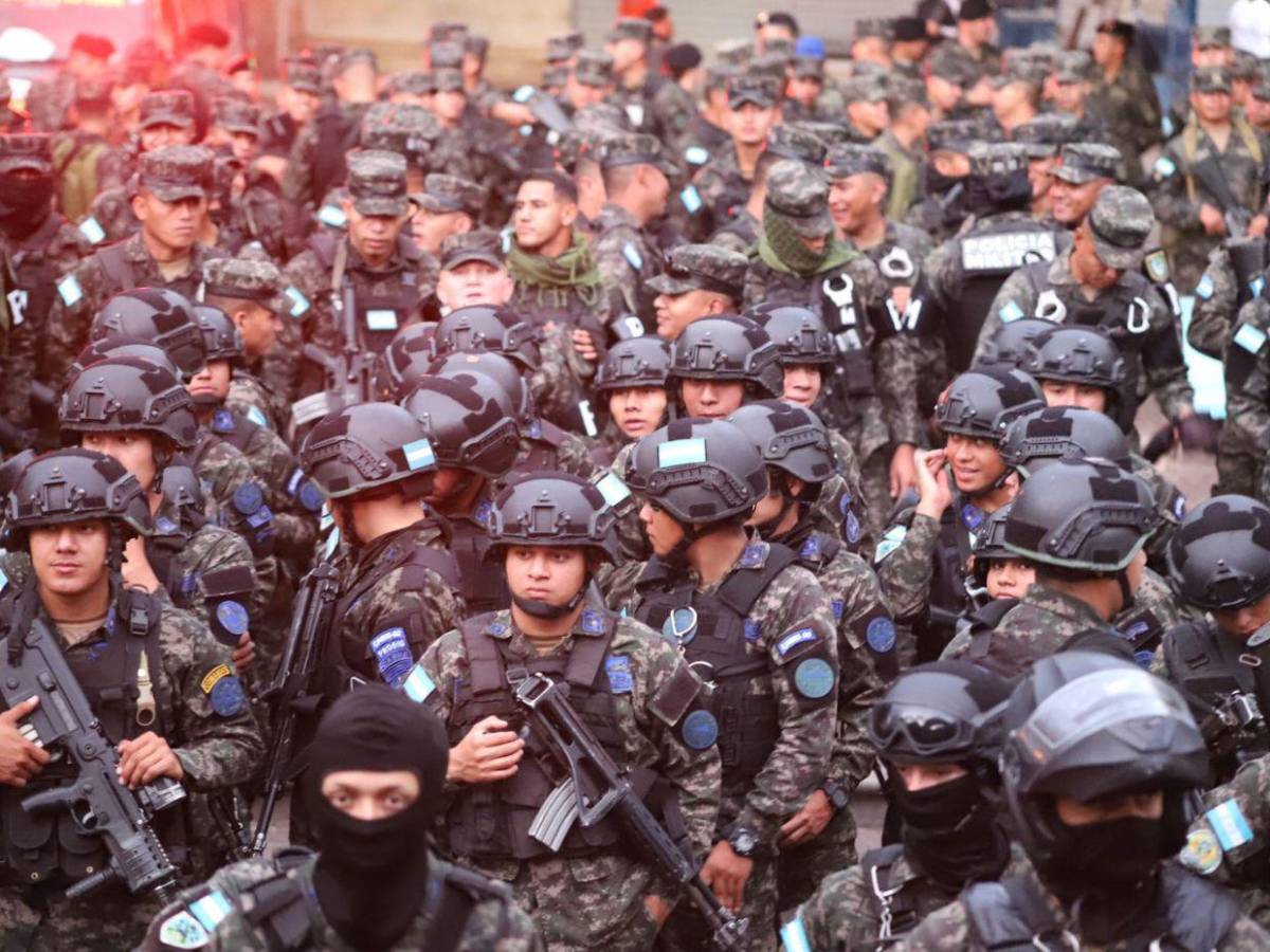 Comienzan las operaciones de "Navidad Segura" en Honduras con el despliegue de militares en las calles