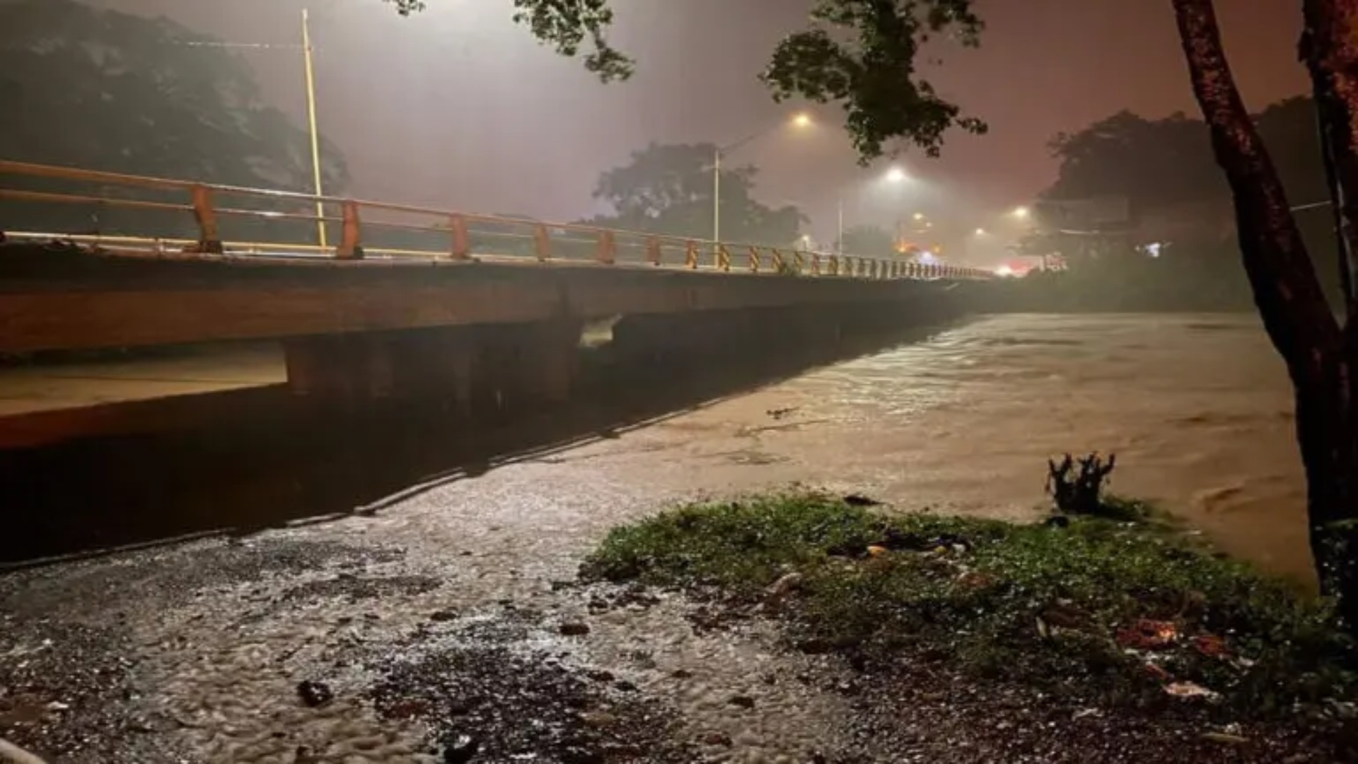 Tormenta SARA ya deja estragos en Honduras