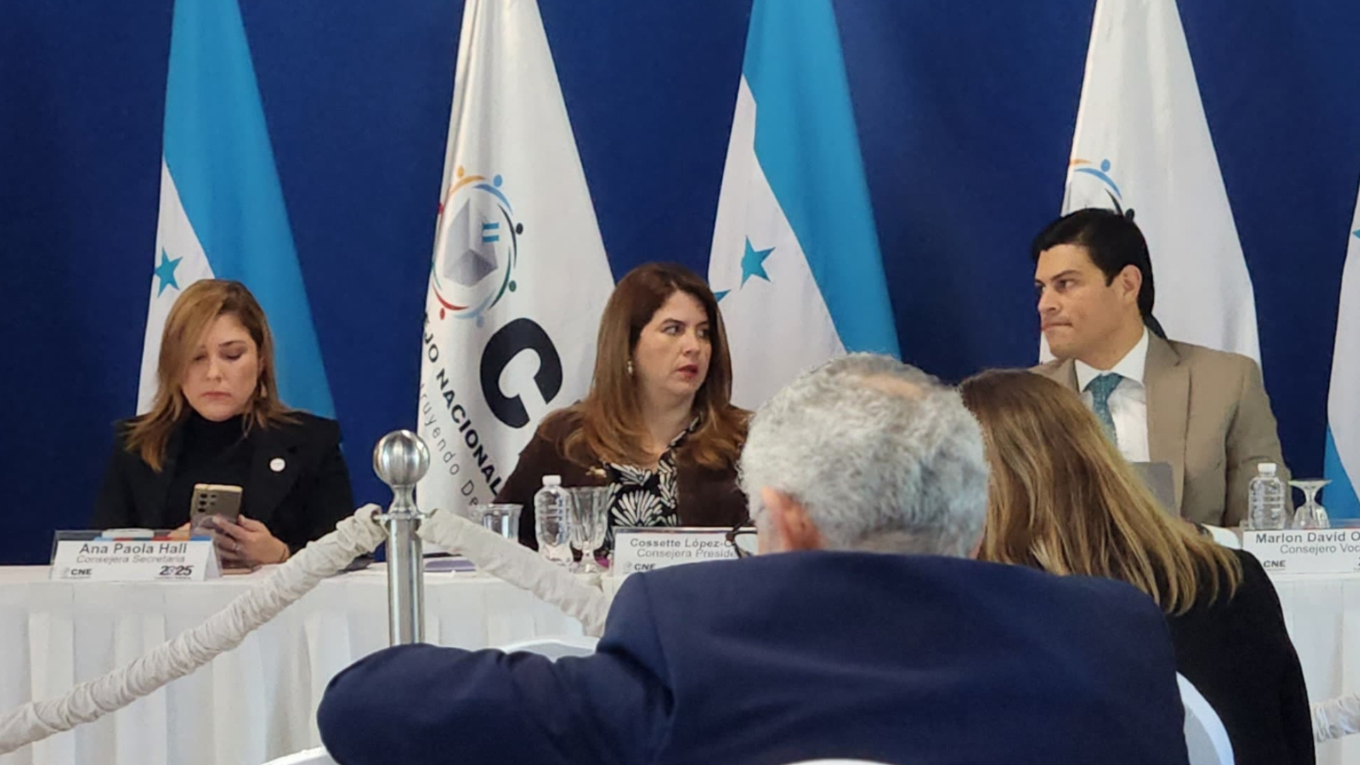 Incertidumbre genera que solo una empresa haya ofertado para la licitación del sistema biométrico, según analistas de la zona norte