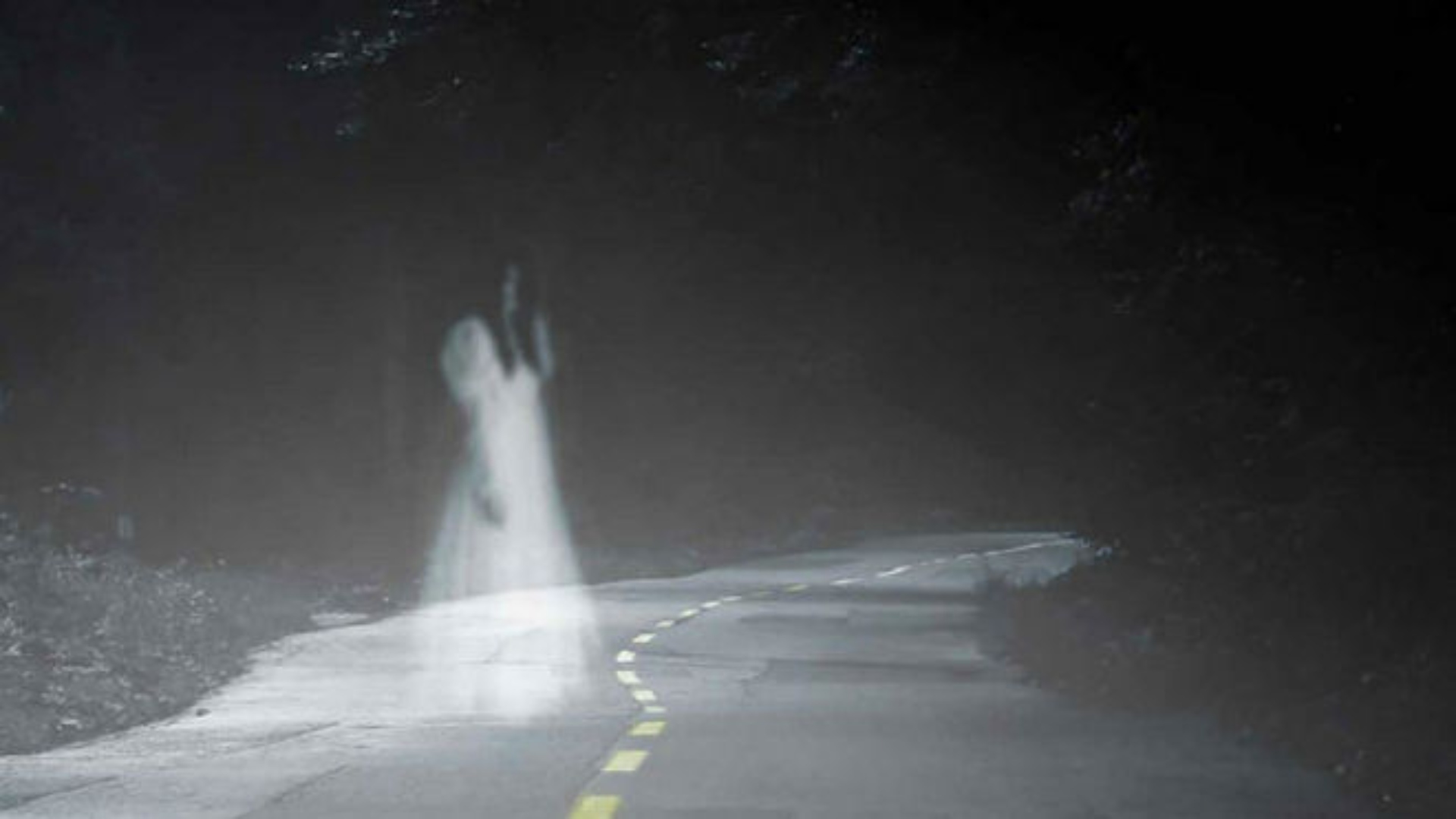Mujer fantasma en carretera al Sur